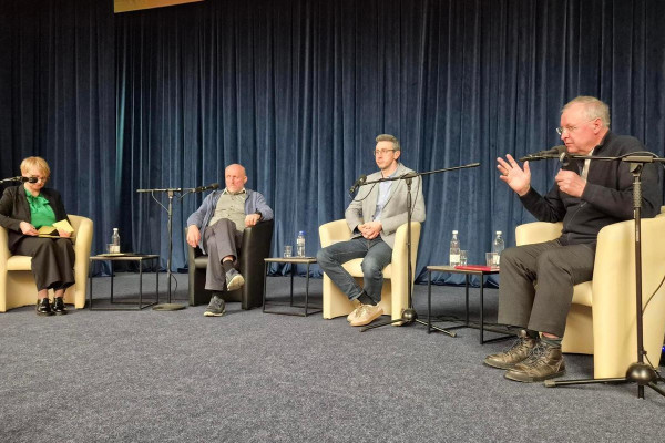 Med obsedenostjo in boleznijo: kje poteka meja razločevanja?