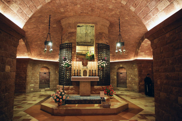 Posmrtne ostanke sv. Frančiška Asiškega počastilo 370.000 ljudi