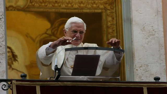 Benedikt XVI. blagoslov (foto: p. Robert Bahčič)