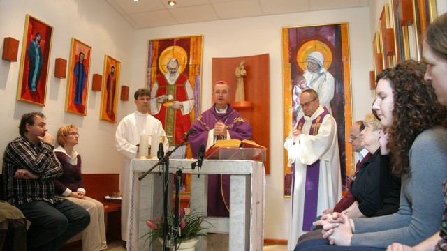 Nadškof pomočnik dr. Marjan Turnšek v kapeli Radia Ognjišče (foto: ARO)