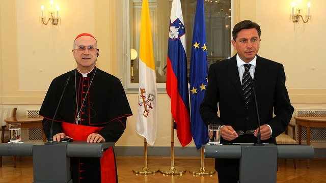 Izjavi za javnost, Bertone in Pahor (foto: Gašper Furman, Slovenska škofovska konferenca)
