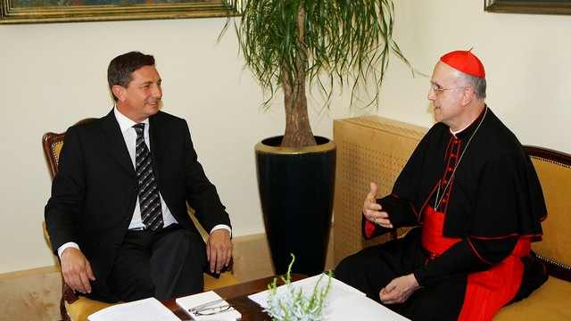 Pogovor med premierjem Pahorjem in kardinalom Bertonejem (foto: Gašper Furman, Slovenska škofovska konferenca)