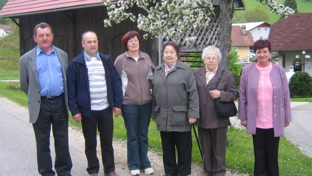 Pevci iz Trobnega Dola nad Laškim (foto: Vesna Sever)