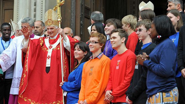 Papež med mladimi (foto: www.thepapalvisit.org.uk )