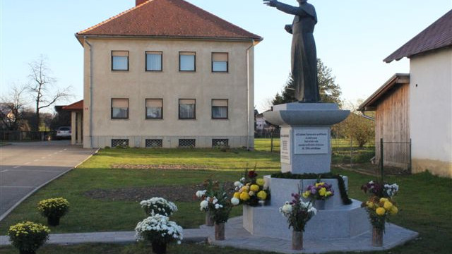 Kip Lojzeta Kozarja st. (foto: Škofija Murska Sobota)