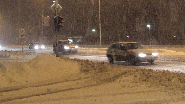 Sneg, ceste, plundra (foto: Robert Božič)