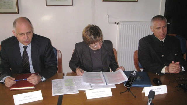 Jošt Jakša (ZGS), Anica Zavrl Bogataj (MKGP) in Jurij Beguš (foto: Urška Hrast)