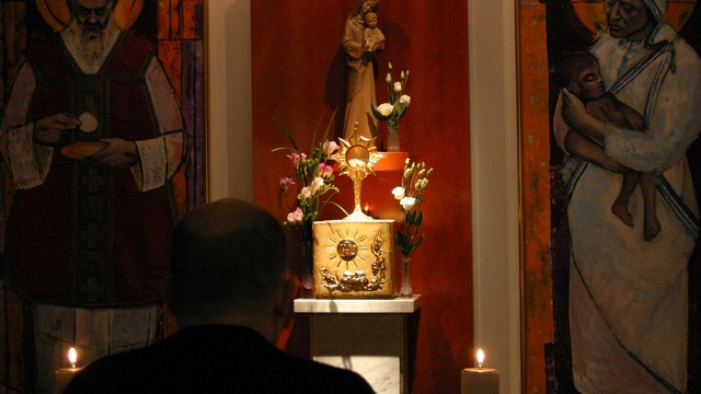 Molitev v radijski kapeli (foto: ARO)