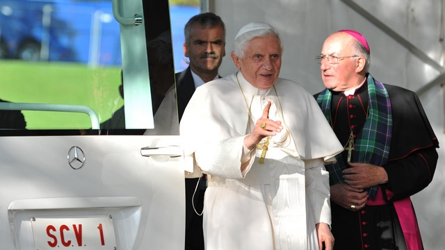Papež se bo med vernike popeljal s papamobilom (foto: nn)