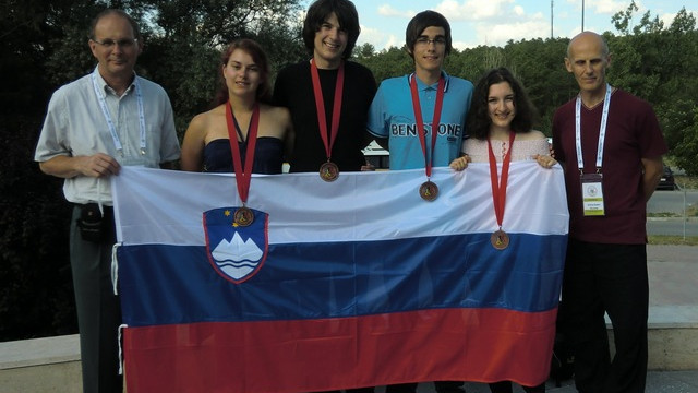 Slovenska ekipa na mednarodni kemijski olimpijadi v Ankari (foto: Zveza za tehnično kulturo Slovenije)