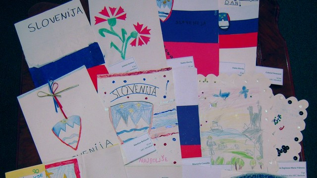 Risbe otrok iz Buenos Airesa ob obletnici Slovenije (foto: Svobodna Slovenija)