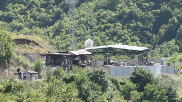 Mejni prehod Jarinje Mejni prehod Jarinje (foto: Wikimedia Commons)