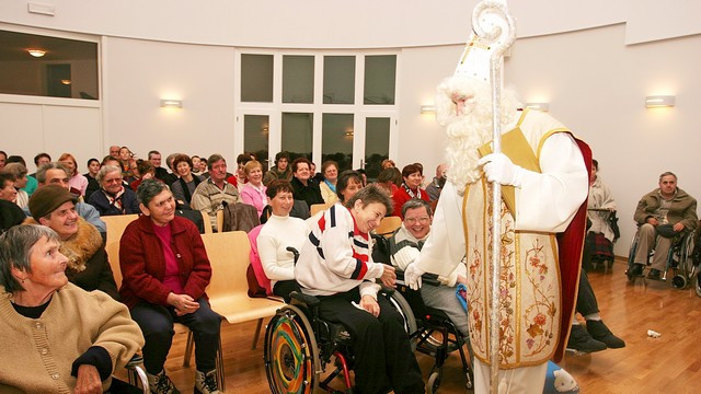 Sv. Miklavž med bolniki in invalidi (foto: Tone Planinšek)