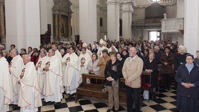 Krizmena maša v koprski stolnici (foto: Benjamin Pezdir)