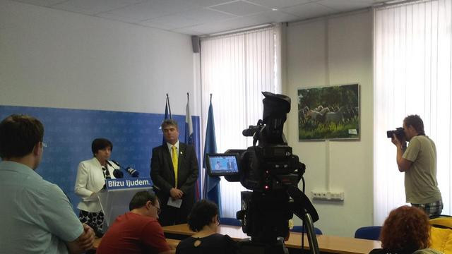 Predsednica NSi Ljudmila Novak in predsedniški kandidat Milan Zver (foto: ARO)