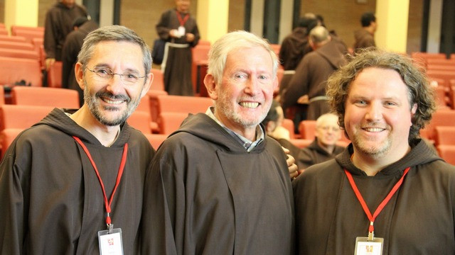 br. Štefan Kožuh, provincialni minister;  br. Maruro Jöri, generalni minister; br. Matej Nastran (foto: br. Tomasz Wroński)