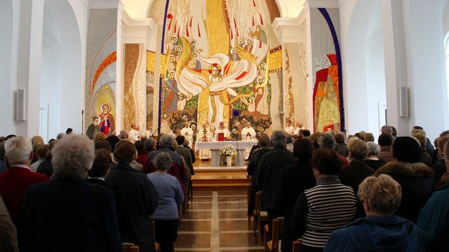 Sveta maša ob obletnici radia Ognjišče (foto: ARO)