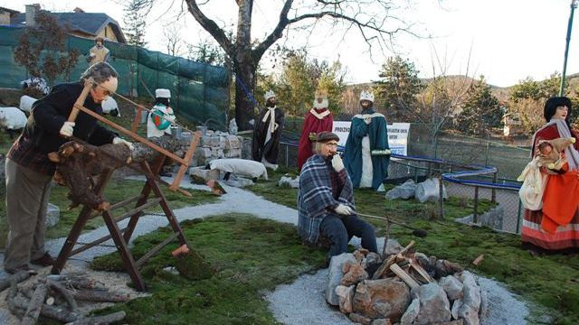 Kraške jaslice iz Dol pri Vogljah (foto: ARO)