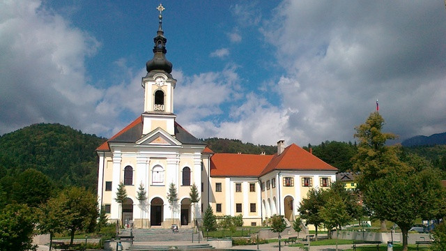 Župnija Velesovo, župnijska cerkev v Adergasu (foto: Matjaž Merljak)