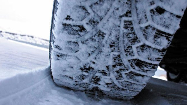 Zimske gume na vozilih. (foto: avto.magazin)