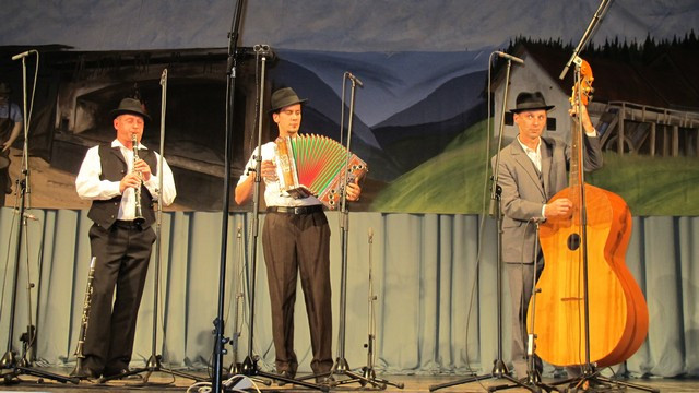 Ljudski godci Stori čehoki, KD Podgorci (foto: Vesna Sever Borovnik)