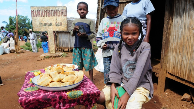 Otroci na Madagaskarju (foto: Stane Kerin)