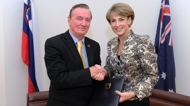 Minister Žmavc in senatorka Cash (foto: USZS)