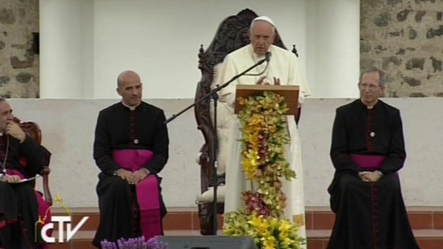 Papež v Ekvadorju v Marijinem svetišču (foto: Radio Vatican)