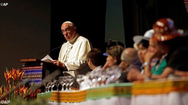 Papež med člani ljudskih gibanj (foto: Radio Vatikan)