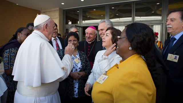Laiki na sinodi (foto: Radio Vatikan)