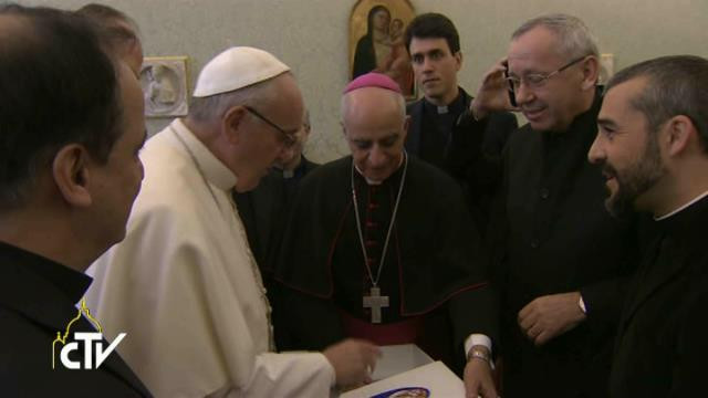 Papež in p. Rupnik (foto: CTV)