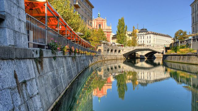 Ljubjanica pri Tromostovju (foto: sl.wikipedia.org)