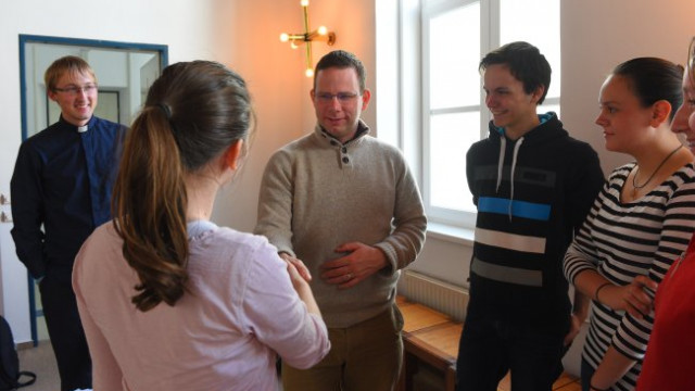 Br. Andraž na obisku v Sloveniji (foto: Družina)