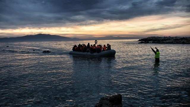 Migranti v čolnu (foto: Radio Vatikan)
