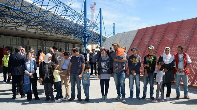 Skupina beguncev, ki jih je papež vzel s sabo v Rim (foto: Radio Vatikan)