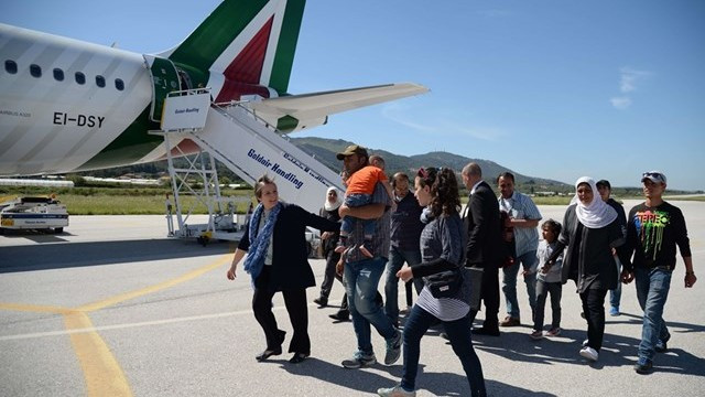 Skupina beguncev, ki jih je papež vzel s sabo v Rim (foto: Radio Vatikan)