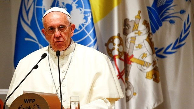 Papež na sedežu Svetovnega programa za hrano (foto: Radio Vatikan)