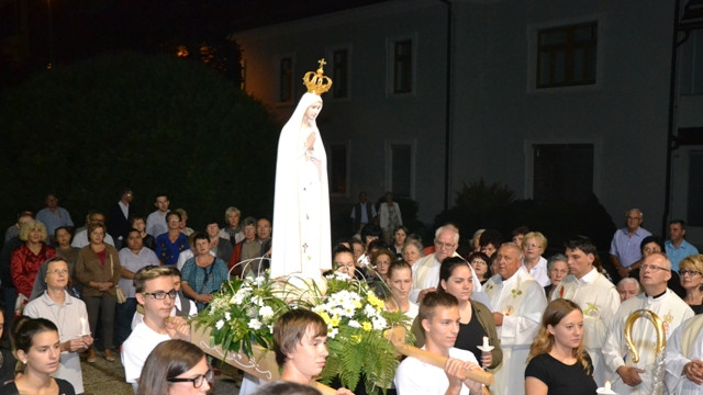 Verniki Murske sobote sprejemajo Marijo (foto: spetna stra škofije Murska sobota)