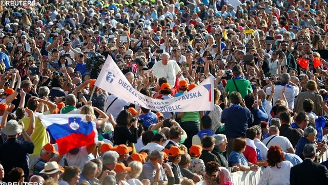 Slovenski romarji na avdienci (foto: Radio Vatikan)