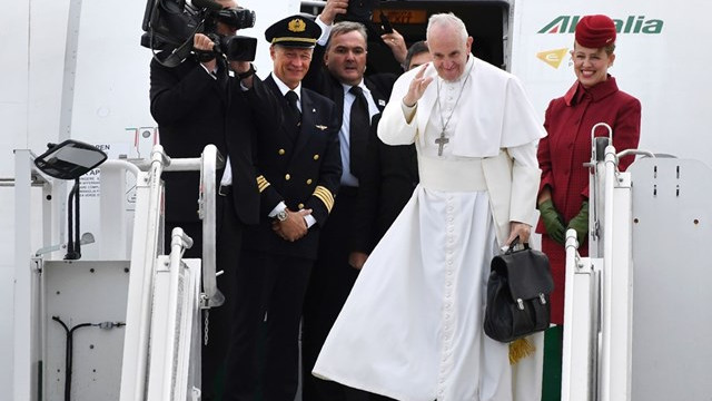 Papež je sklenil pastoralni obisk na Švedskem (foto: RV/AFP)