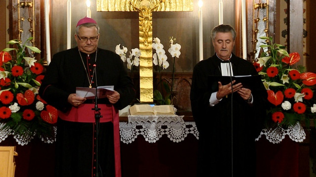 škofa Štumpf in Erniša (foto: Denis Horvat)