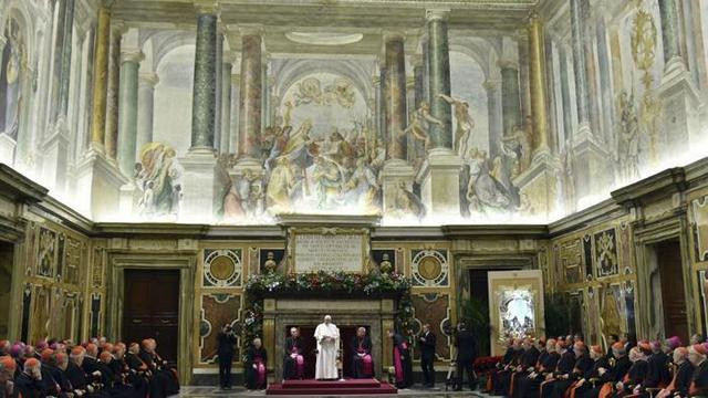 Papež med nagovorom rimski kuriji (foto: Vatican insider)