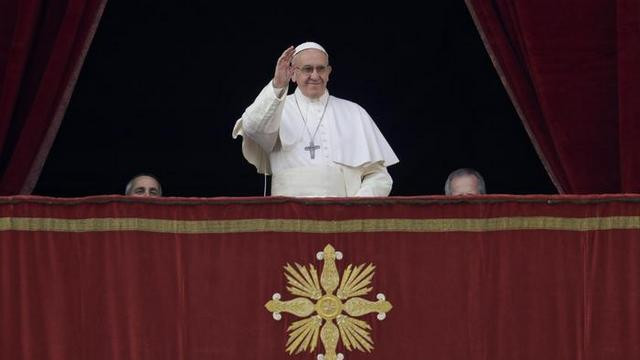 Papež podeljuje blagoslov Urbi et orbi (foto: Vatican insider)