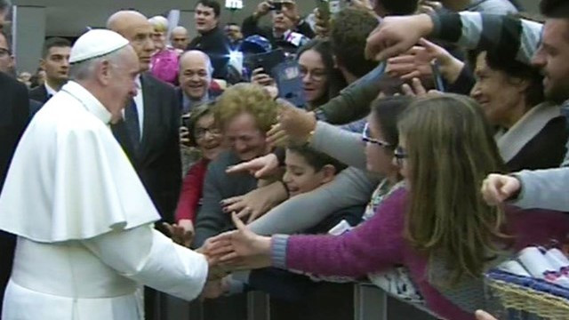 Papež se je srečal s prizadetimi v potresu (foto: Radio Vatikan)