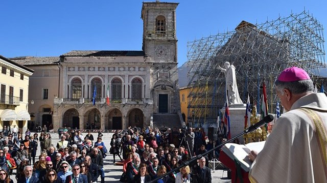 Spominska sveta maša v Nočiji (foto: Radio Vatikan)