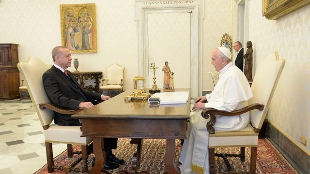 Papež Frančišek in turški predsednik Erdogan (foto: Vatican Insider)