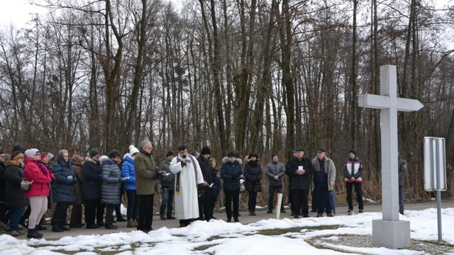 Zbrani na križevem potu (foto: škofija Murska sobota)