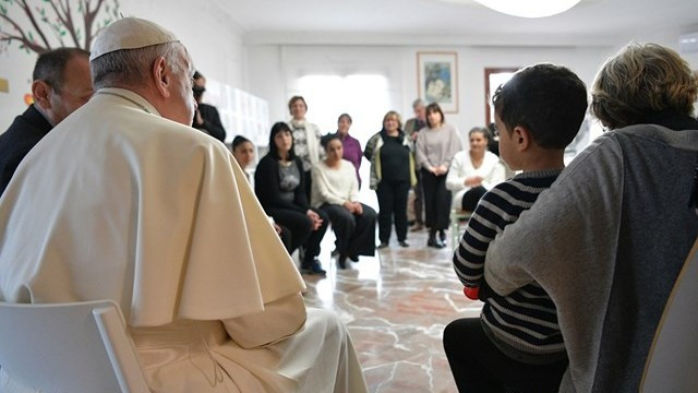 Papež obiskal Ledin dom (foto: vaticannews.va)