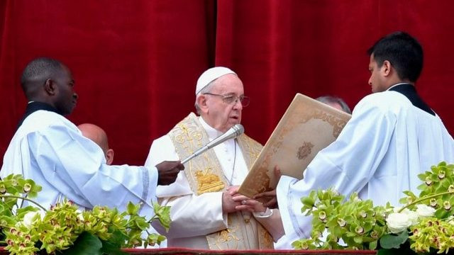Papež pri blagoslovu Urbi et Orbi (foto: Vatican news)