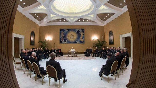 Čilski škofje s papežem (foto: Vatican News)